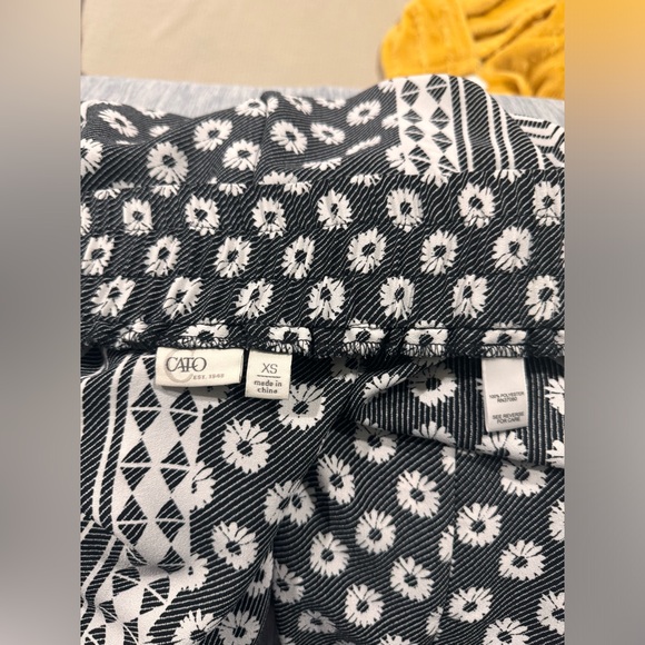 CATO , size XS pants, 100% polyester fabric - Picture 11 of 12